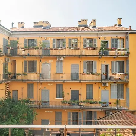 Free Wi-Fi - A/C - Vertical Tower - Garibaldi-2